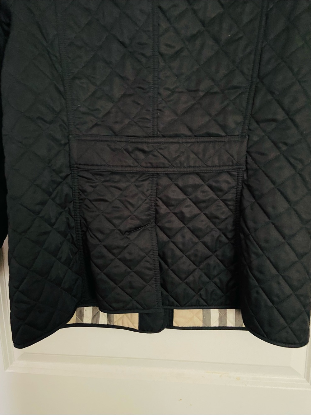 Burberry Diamond Quilted Barn Jacket Black w/Burberry Plaid lining . - Picture 8 of 12